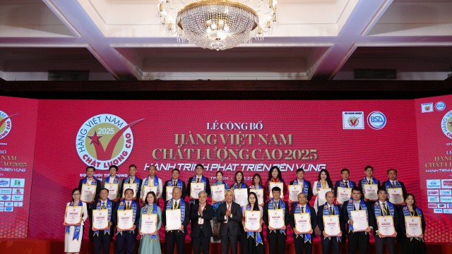 Tập đoàn Tân Á Đại Thành khẳng định uy tín với danh hiệu “Hàng Việt Nam chất lượng cao” 19 năm liên tiếp