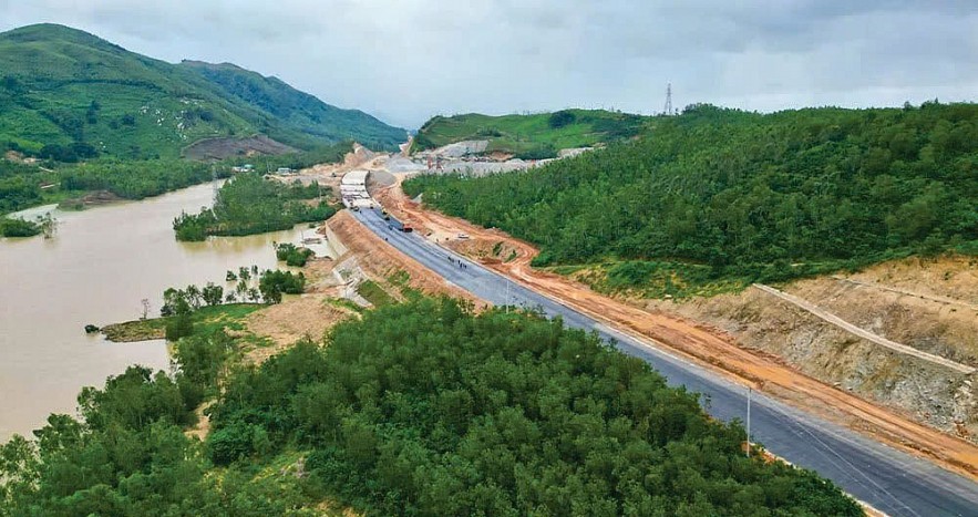 Đề xuất đầu tư mở rộng cao tốc Bắc - Nam lên 6 làn xe