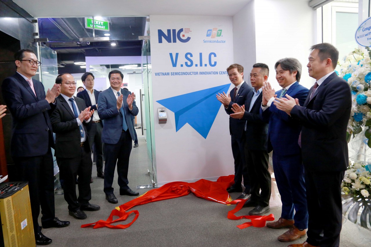 Khai trương Trung tâm Ươm tạo và phát triển bán dẫn và Không gian ươm tạo Startup về bán dẫn FPT-ALCHIP