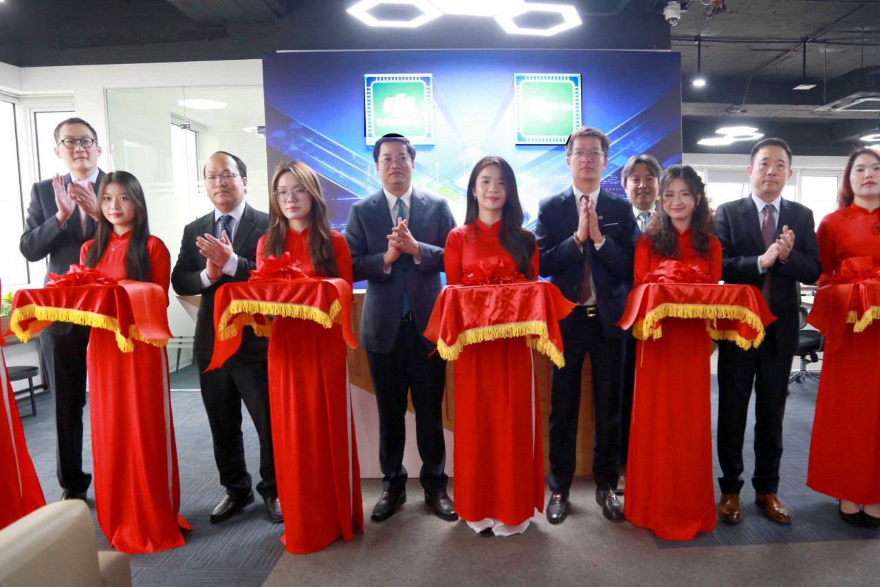 Khai trương Trung tâm Ươm tạo và phát triển bán dẫn và Không gian ươm tạo Startup về bán dẫn FPT-ALCHIP