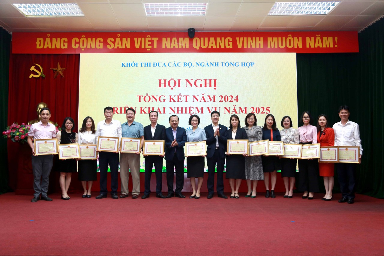 Khối thi đua các Bộ, ngành tổng hợp tiếp tục đẩy mạnh các phong trào thi đua gắn với nhiệm vụ chính trị năm 2025