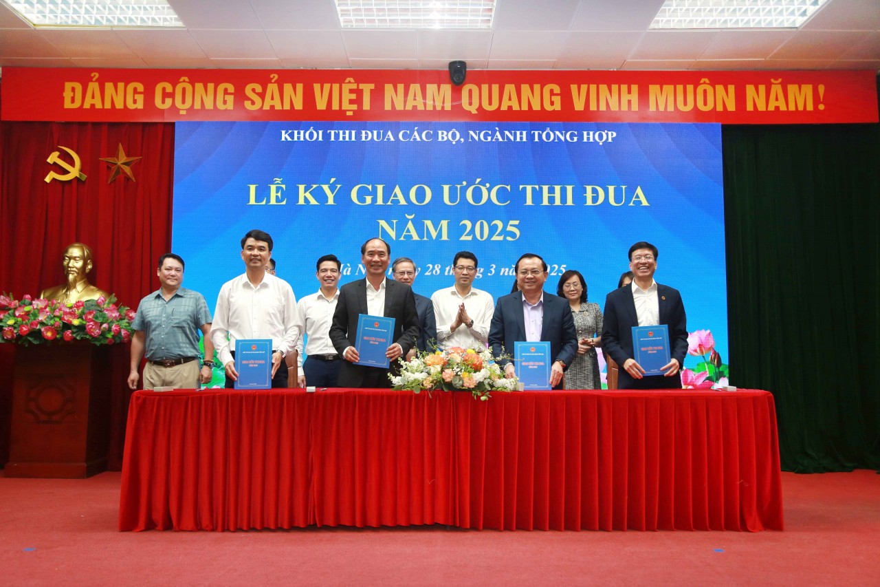 Khối thi đua các Bộ, ngành tổng hợp tiếp tục đẩy mạnh các phong trào thi đua gắn với nhiệm vụ chính trị năm 2025