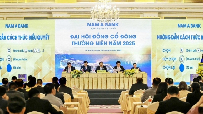 Nam A Bank tăng vốn điều lệ lên 18.000 tỷ đồng, chia cổ tức 25%