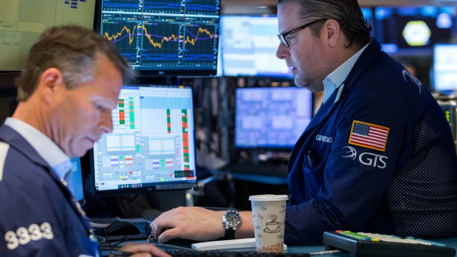 Chứng khoán Phố Wall lao dốc mạnh vào cuối tuần, với làn sóng bán tháo cổ phiếu công nghệ