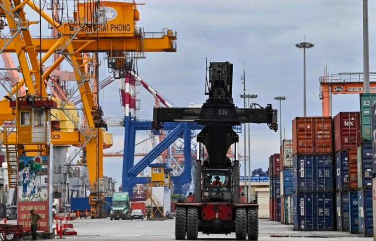 Những ngành nào bị ảnh hưởng nếu Mỹ áp thuế quan lên Việt Nam?