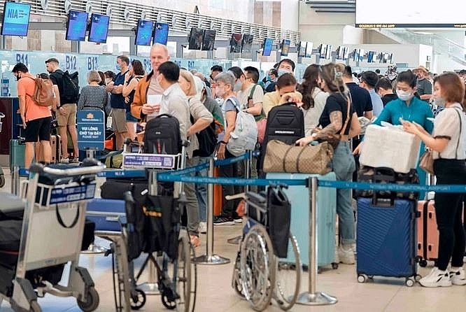 Vé máy bay nhiều điểm du lịch có mức giá cao dịp nghỉ lễ 30/4 - 1/5 Giá vé máy bay dịp nghỉ lễ 30/4 - 1/5 ở mức khá cao