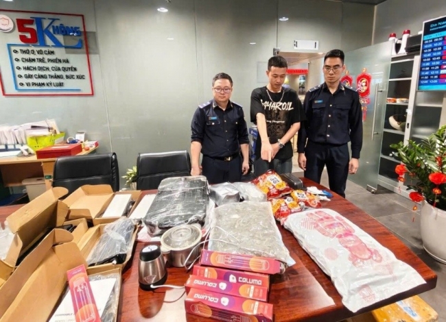 Bộ trưởng Bộ Tài chính biểu dương các đơn vị có thành tích bắt giữ cần sa từ Thái Lan về Việt Nam