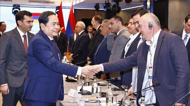 Chủ tịch Quốc hội Trần Thanh Mẫn dự Tọa đàm doanh nghiệp Việt Nam - Armenia