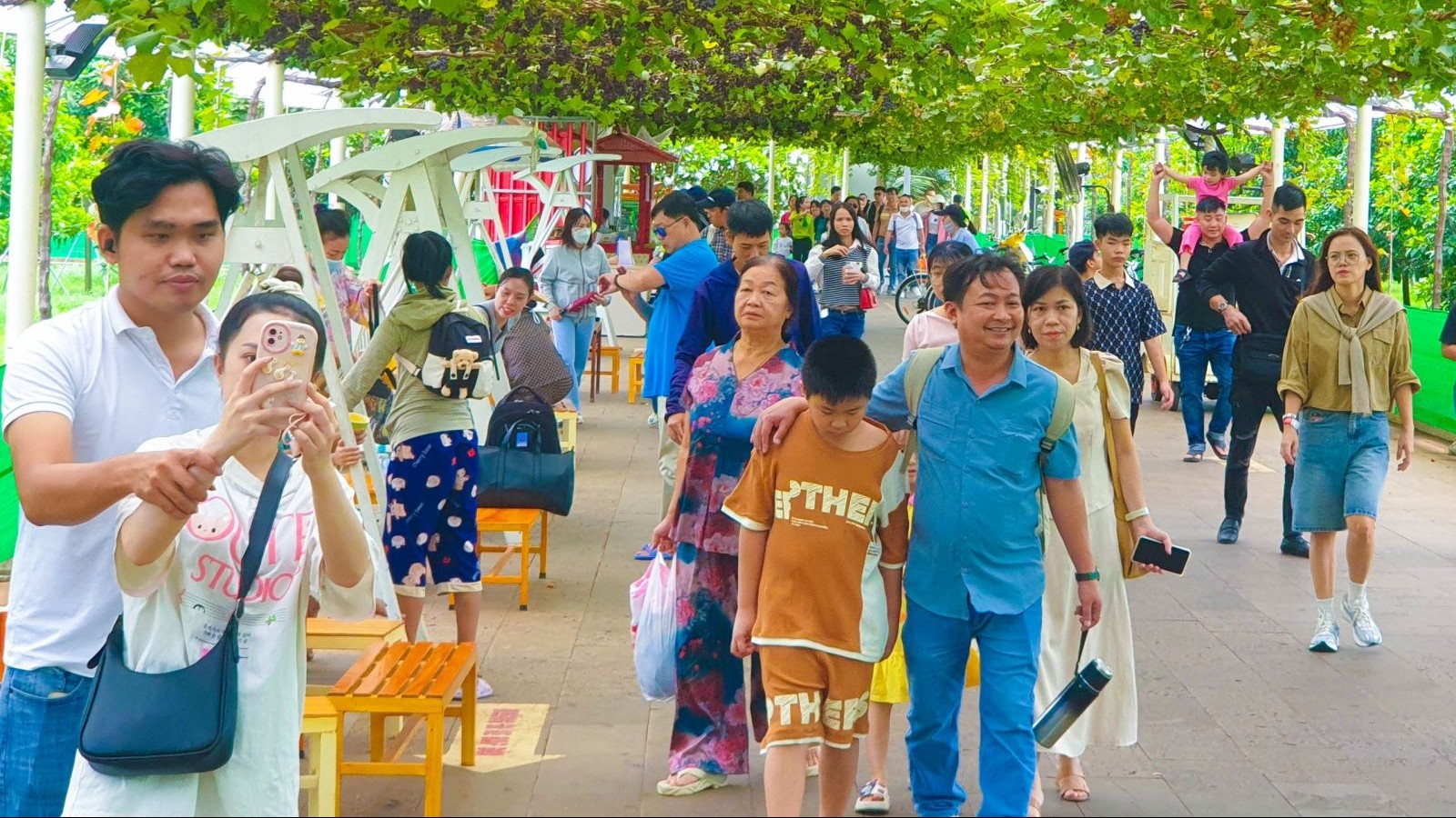 Du lịch lễ 30/4 và 1/5: Lượng khách và giá tour du lịch đều tăng trên 10%