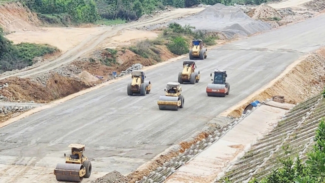 Tháo gỡ khó khăn, hiện thực hóa mục tiêu 3.000 km cao tốc
