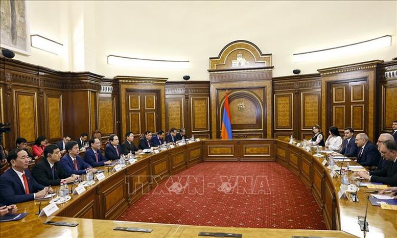 Chủ tịch Quốc hội Trần Thanh Mẫn hội kiến Thủ tướng Armenia- Ảnh 2.
