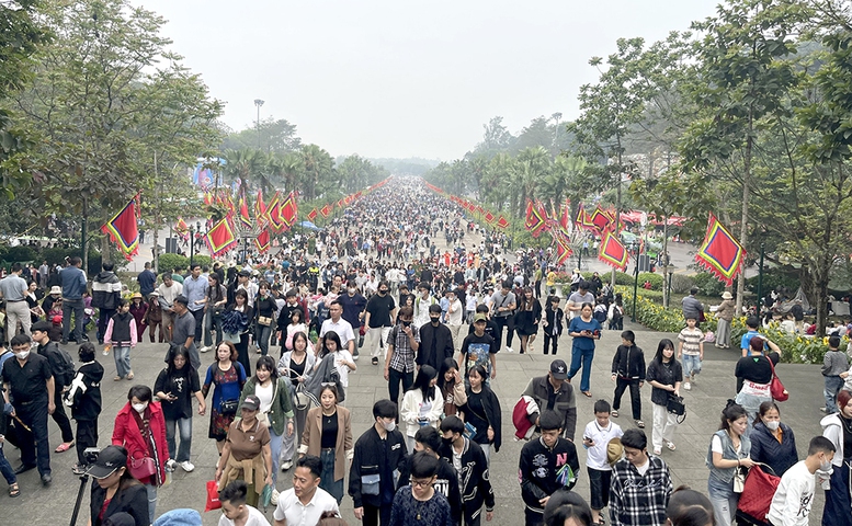 Người dân cả nước hướng về Giỗ Tổ Hùng Vương- Ảnh 1.