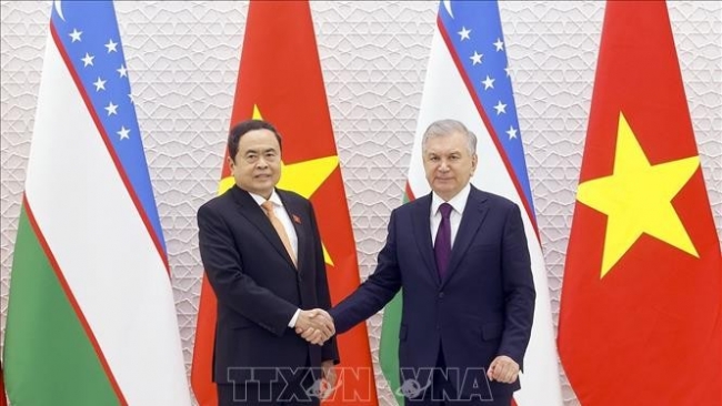 Chủ tịch Quốc hội Trần Thanh Mẫn hội kiến Tổng thống Uzbekistan