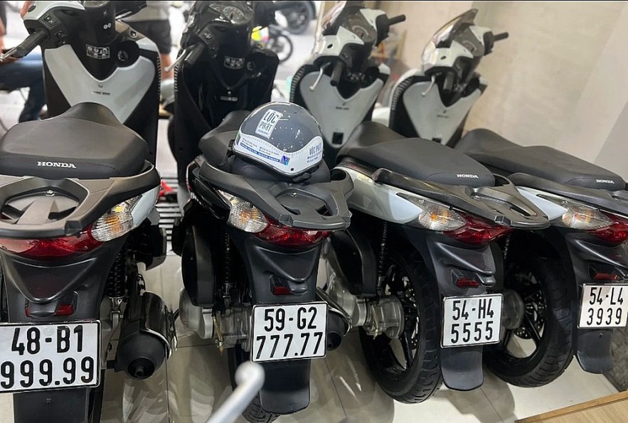 Bất ngờ một biển số xe máy được trả mức giá 158 triệu đồng trong phiên đấu giá đầu tiên