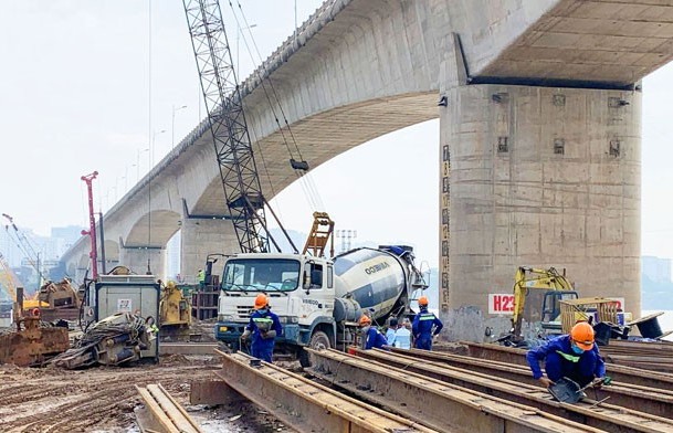 Đẩy mạnh giải ngân vốn đầu tư công, kích thích tiêu dùng trong nước