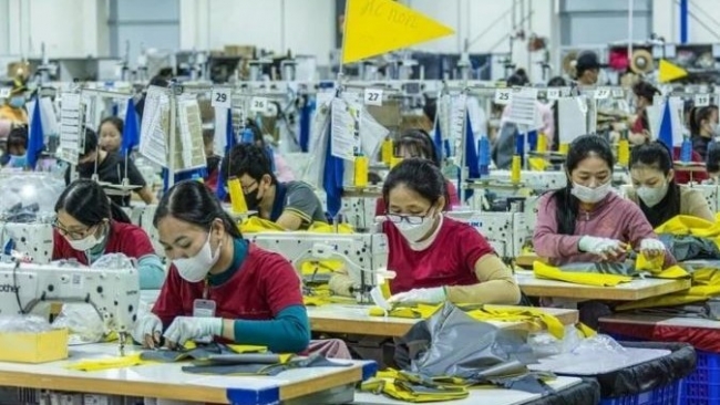 Vietnam pushes ahead with reforms to lure more FDI