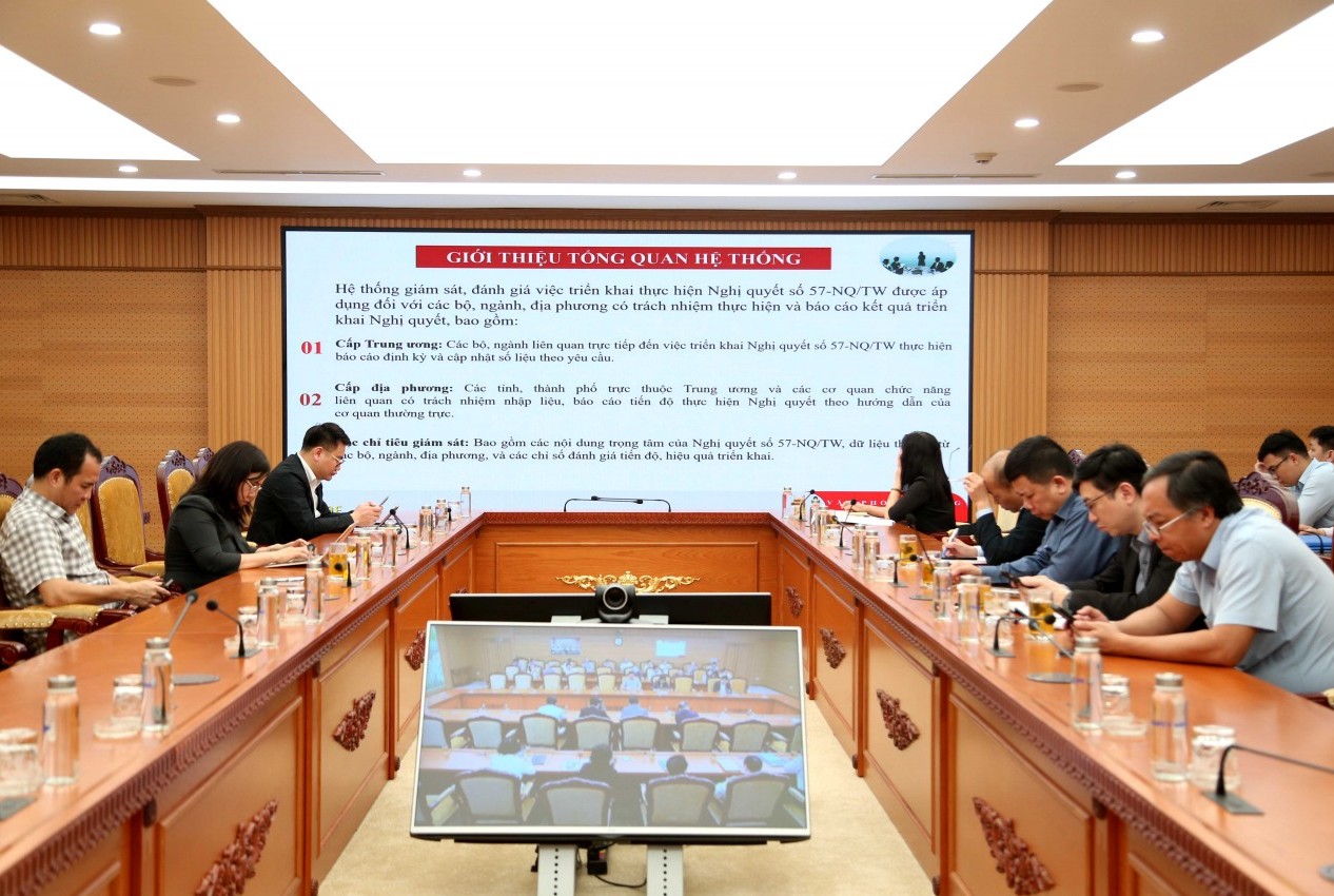 Tập huấn sử dụng hệ thống giám sát, đánh giá việc thực hiện Nghị quyết 57