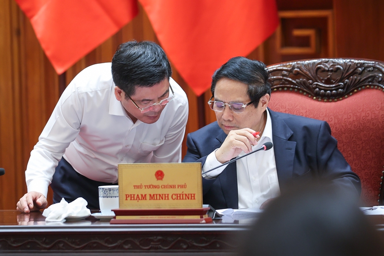 Thủ tướng: Ứng phó chủ động, kịp thời, linh hoạt trong mọi tình huống, khẩn trương hỗ trợ doanh nghiệp, người dân- Ảnh 10.