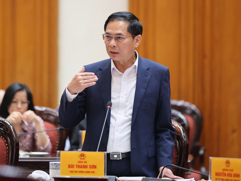 Thủ tướng: Ứng phó chủ động, kịp thời, linh hoạt trong mọi tình huống, khẩn trương hỗ trợ doanh nghiệp, người dân- Ảnh 6.