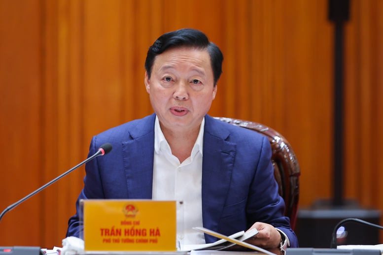 Thủ tướng: Ứng phó chủ động, kịp thời, linh hoạt trong mọi tình huống, khẩn trương hỗ trợ doanh nghiệp, người dân- Ảnh 4.