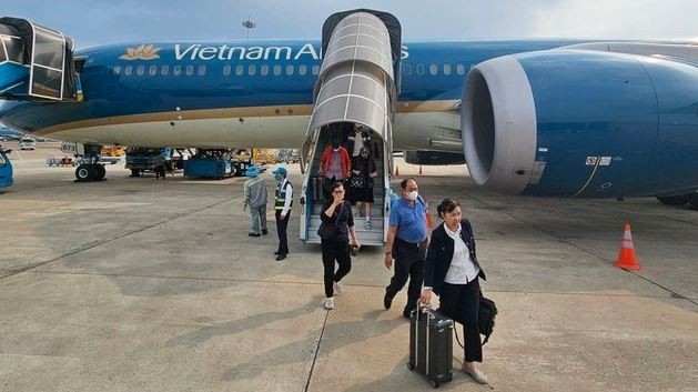 Giá vé máy bay đến các điểm du lịch dịp nghỉ lễ 30/4 - 1/5 cao chót vót