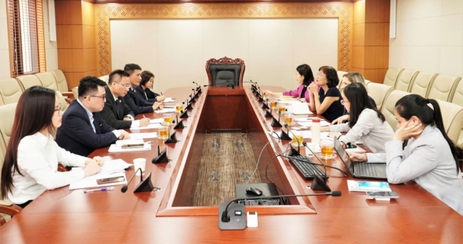 Ủy ban Chứng khoán Nhà nước và IFC làm việc về phát triển thị trường các-bon tại Việt Nam