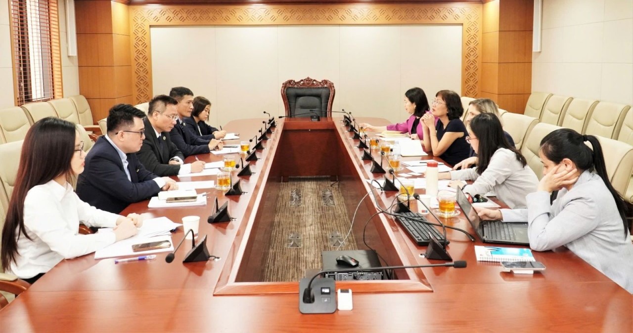 Ủy ban Chứng khoán Nhà nước và IFC làm việc về phát triển thị trường các-bon tại Việt Nam