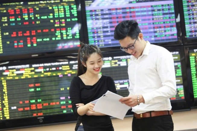 Chứng khoán ngày 13/4: VN-Index giữ sắc xanh nhưng dòng tiền chưa lan tỏa