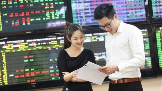 Chứng khoán ngày 13/4: VN-Index giữ sắc xanh, nhưng dòng tiền chưa lan tỏa