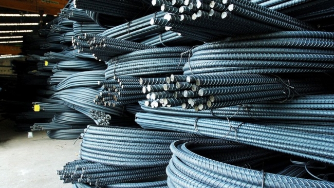 Ngày 12/4: Giá thép thanh Trung Quốc giảm nhẹ, trong nước ổn định