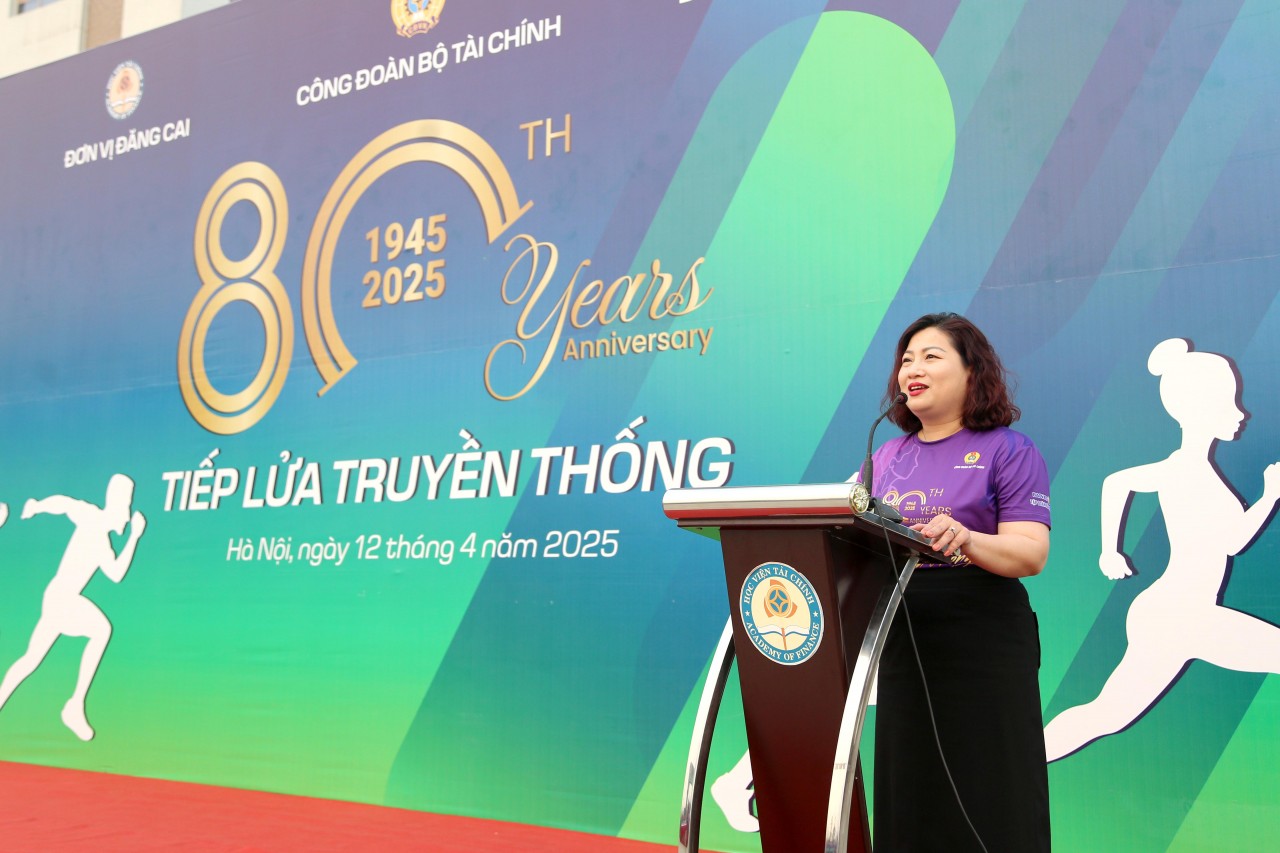 Công đoàn Bộ Tài chính tổ chức Giải chạy "Tiếp lửa truyền thống"