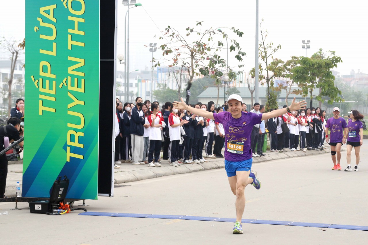 Công đoàn Bộ Tài chính tổ chức Giải chạy "Tiếp lửa truyền thống"