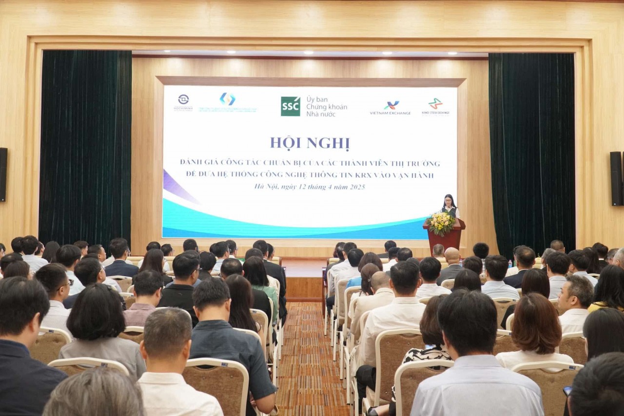 Đánh giá công tác chuẩn bị của các thành viên thị trường để đưa hệ thống công nghệ thông tin KRX vào vận hành