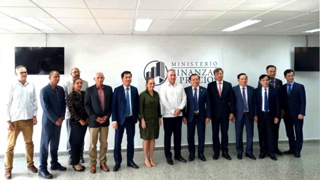 Việt Nam - Cuba thúc đẩy hợp tác tài chính, kinh tế song phương