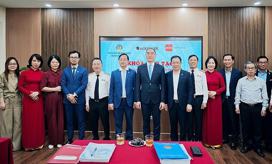 Agribank phối hợp đào tạo chuẩn mực báo cáo tài chính quốc tế cho người lao động