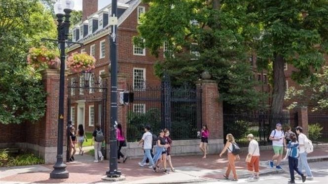 Đại học Harvard bất tuân yêu cầu của Tổng thống Trump, nguy cơ mất 9 tỷ USD tài trợ
