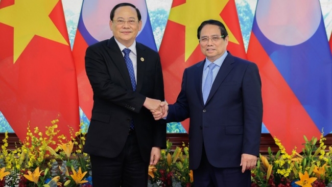 Thủ tướng Phạm Minh Chính gặp, làm việc với Thủ tướng Lào nhân dịp dự Hội nghị Thượng đỉnh P4G