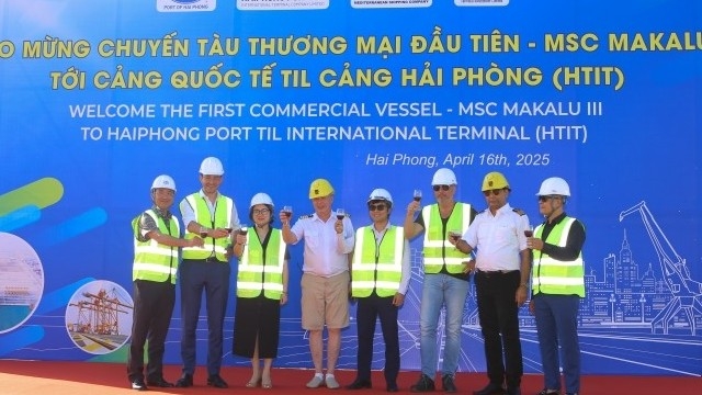 Chuyến tàu thương mại đầu tiên cập cảng Hải Phòng