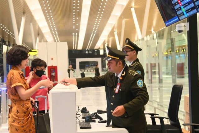 Nhà ga hành khách T3 – Cảng HKQT Tân Sơn Nhất khai thác chuyến bay thương mại đầu tiên