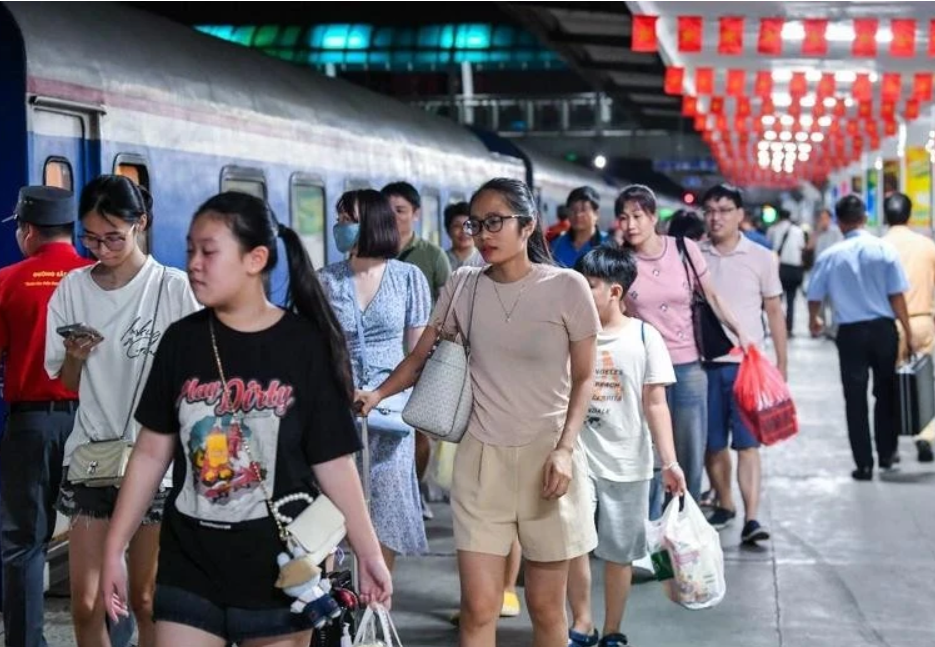 About 76,000 train tickets sold for coming national holiday travel About 76,000 train tickets sold for coming national holiday travel