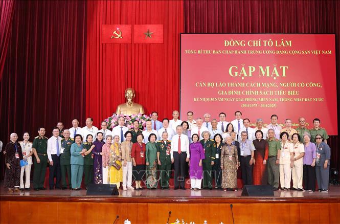 Tổng Bí thư: TP. Hồ Chí Minh mở rộng tạo thành một cực tăng trưởng mới mang tầm cỡ khu vực và quốc tế Chú thích ảnh