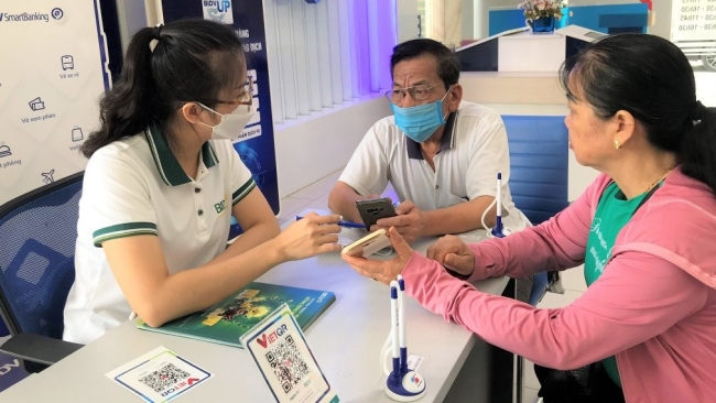 80% người hưởng khu vực đô thị nhận các chế độ bảo hiểm xã hội qua thẻ ATM