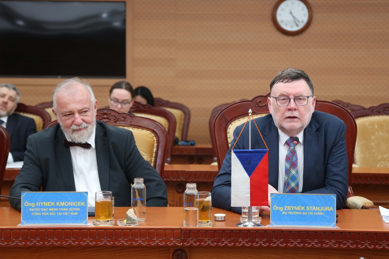 Bộ trưởng Nguyễn Văn Thắng tiếp Bộ trưởng Bộ Tài chính Cộng hòa Séc Zbynek Stanjura