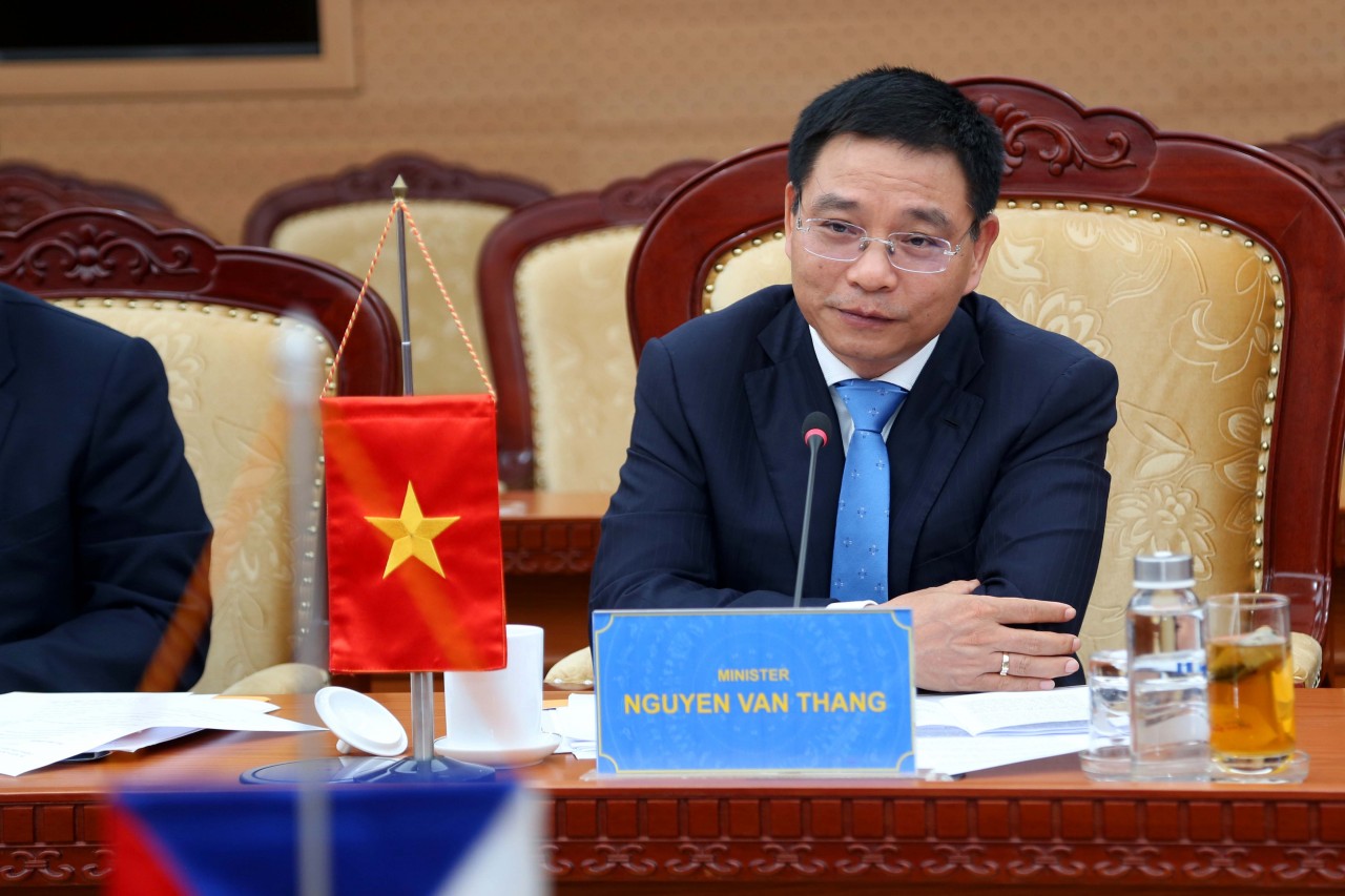 Bộ trưởng Nguyễn Văn Thắng tiếp Bộ trưởng Bộ Tài chính Cộng hòa Séc Zbynek Stanjura