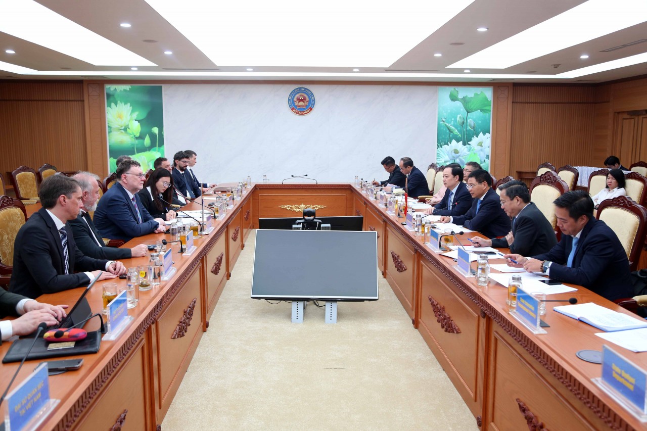 Bộ trưởng Nguyễn Văn Thắng tiếp Bộ trưởng Bộ Tài chính Cộng hòa Séc Zbynek Stanjura