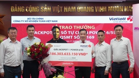 Nam thanh niên Gen Z tại Bình Dương trúng Jackpot hơn 186 tỷ đồng