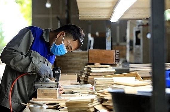 Local businesses should strengthen links to overcome global challenges: Experts