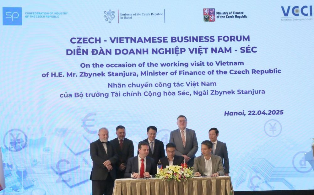 Việt Nam và Cộng hòa Séc tăng cường hơn nữa hợp tác đầu tư tài chính