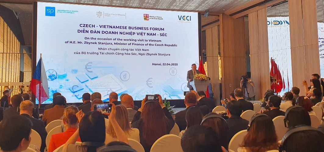 Việt Nam và Cộng hòa Séc tăng cường hơn nữa hợp tác đầu tư tài chính
