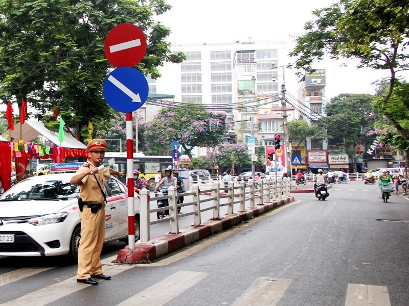 Hà Nội: Phân luồng giao thông, hạn chế ùn tắc trong dịp nghỉ lễ 30/4 - 1/5 Hà Nội: Phân luồng giao thông, hạn chế ùn tắc trong dịp nghỉ lễ 30/4 - 1/5